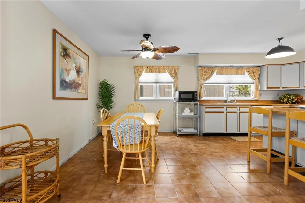 9704 Pacific Ave Margate, NJ 08402