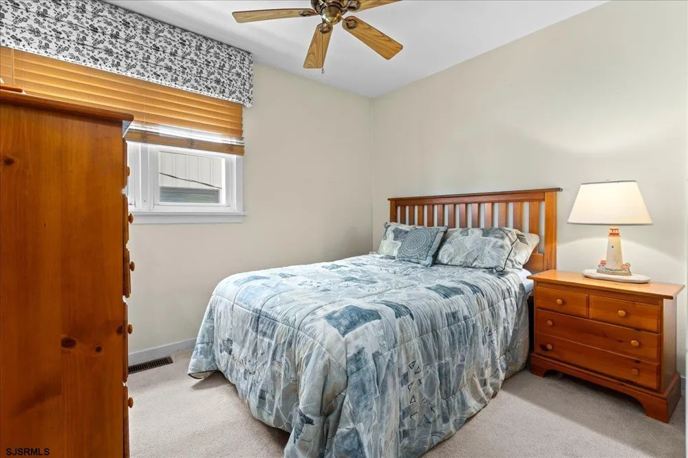 9704 Pacific Ave Margate, NJ 08402