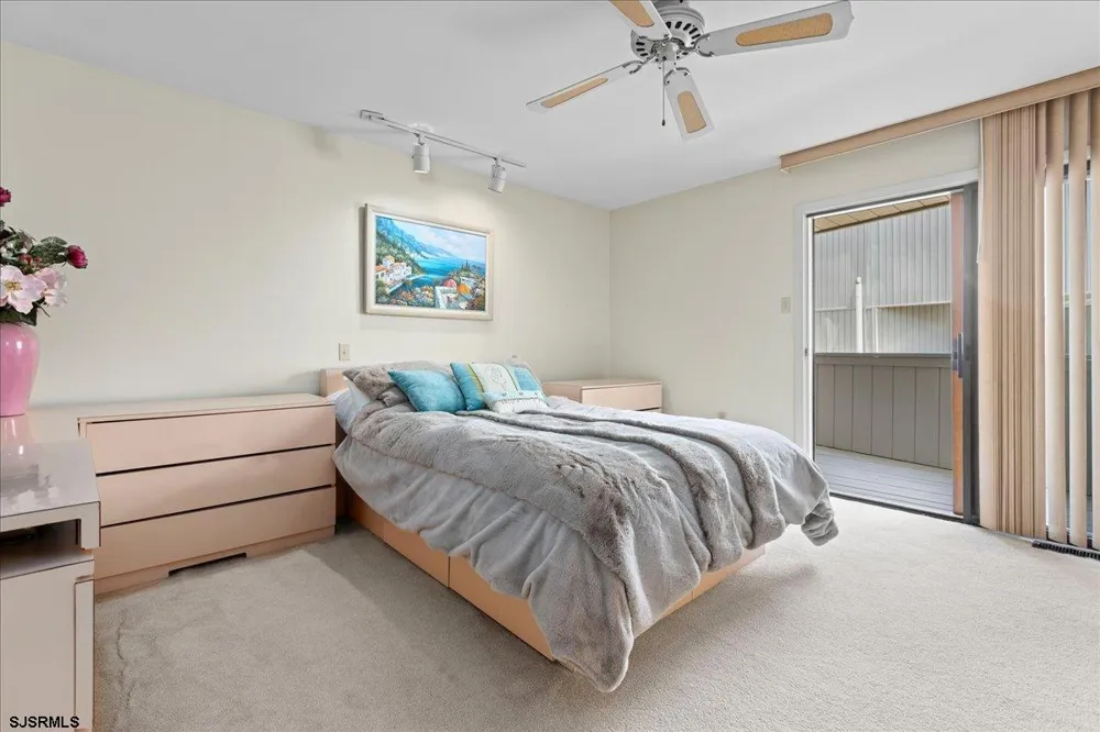 9704 Pacific Ave Margate, NJ 08402
