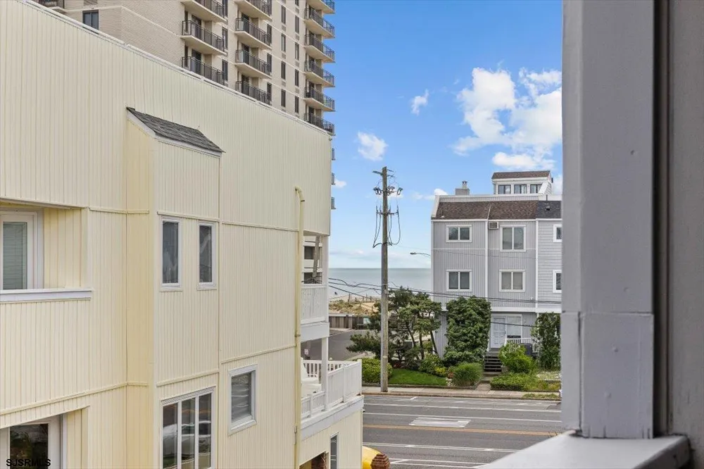 9704 Pacific Ave Margate, NJ 08402