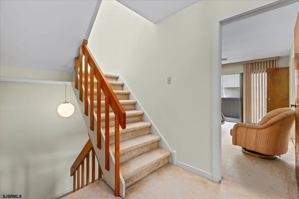 9704 Pacific Ave Margate, NJ 08402
