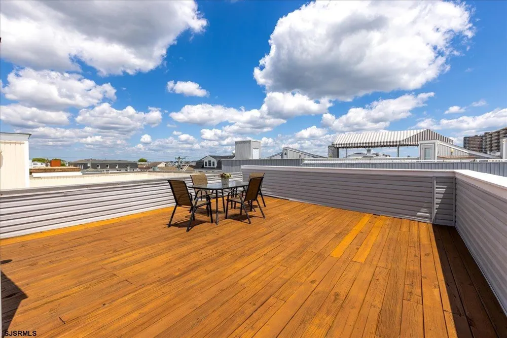 9704 Pacific Ave Margate, NJ 08402