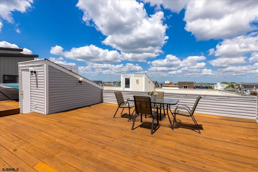 9704 Pacific Ave Margate, NJ 08402