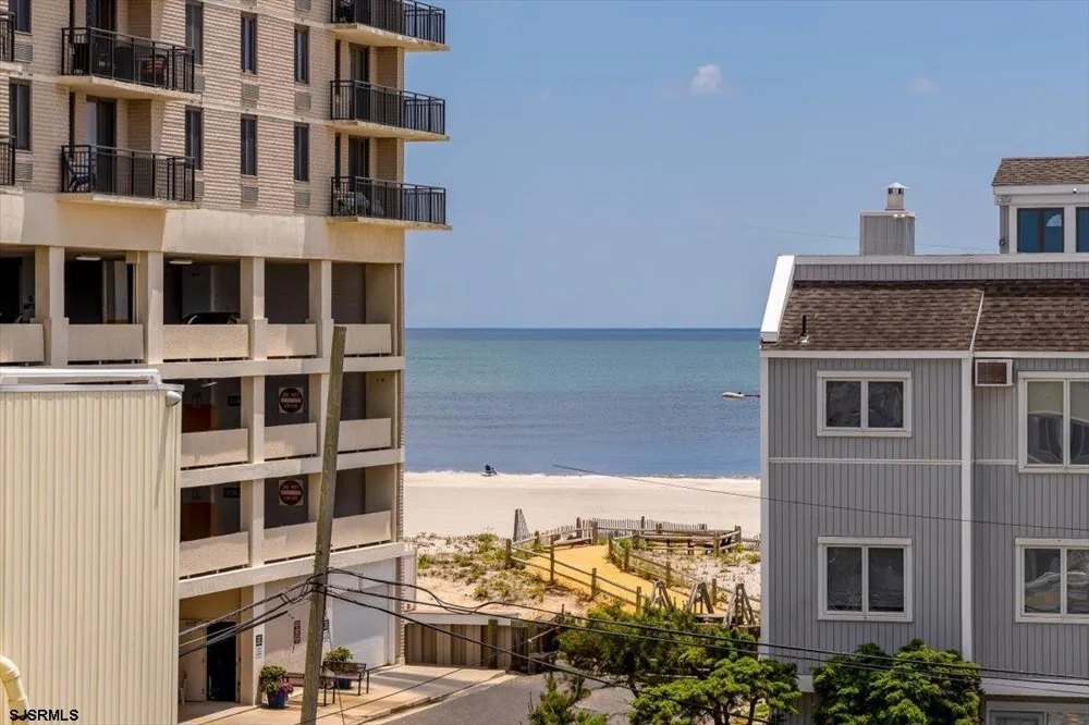 9704 Pacific Ave Margate, NJ 08402