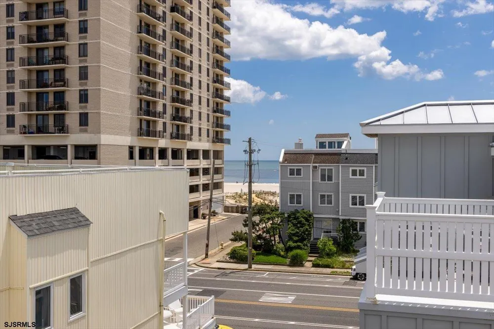 9704 Pacific Ave Margate, NJ 08402