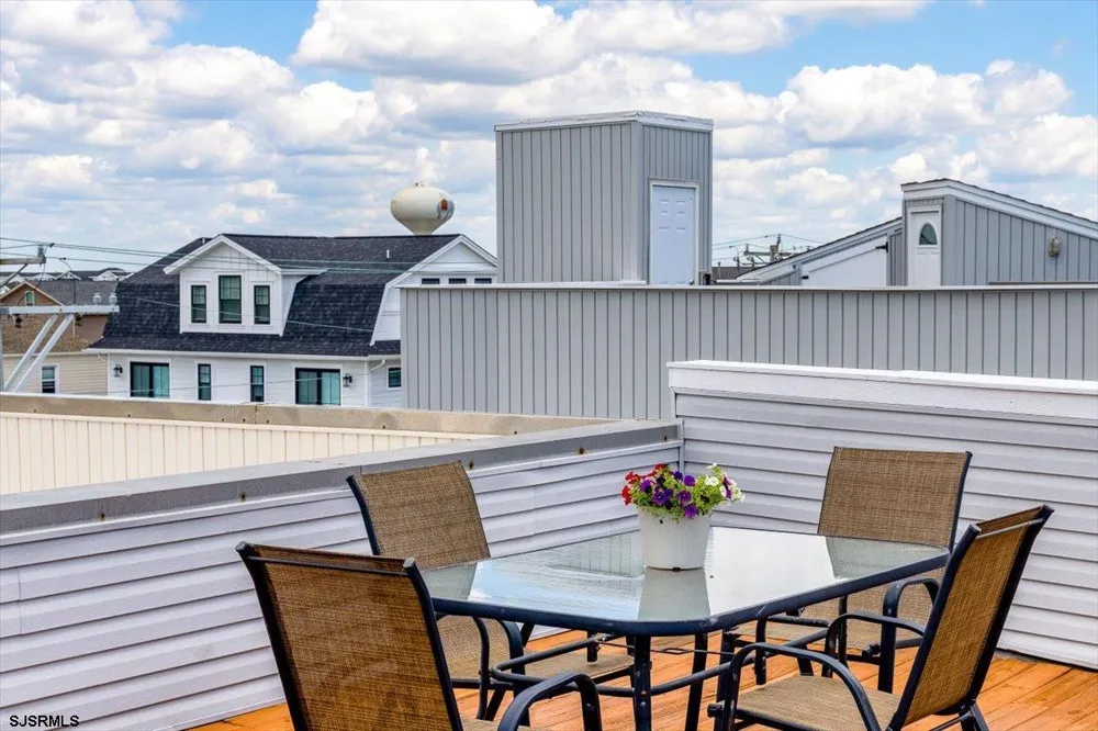 9704 Pacific Ave Margate, NJ 08402