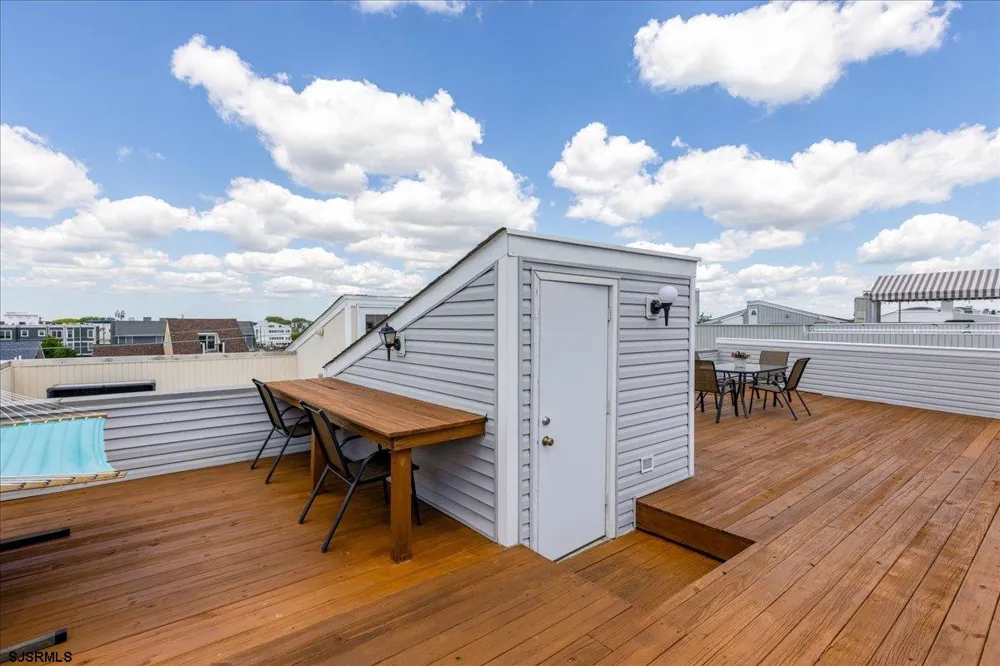 9704 Pacific Ave Margate, NJ 08402