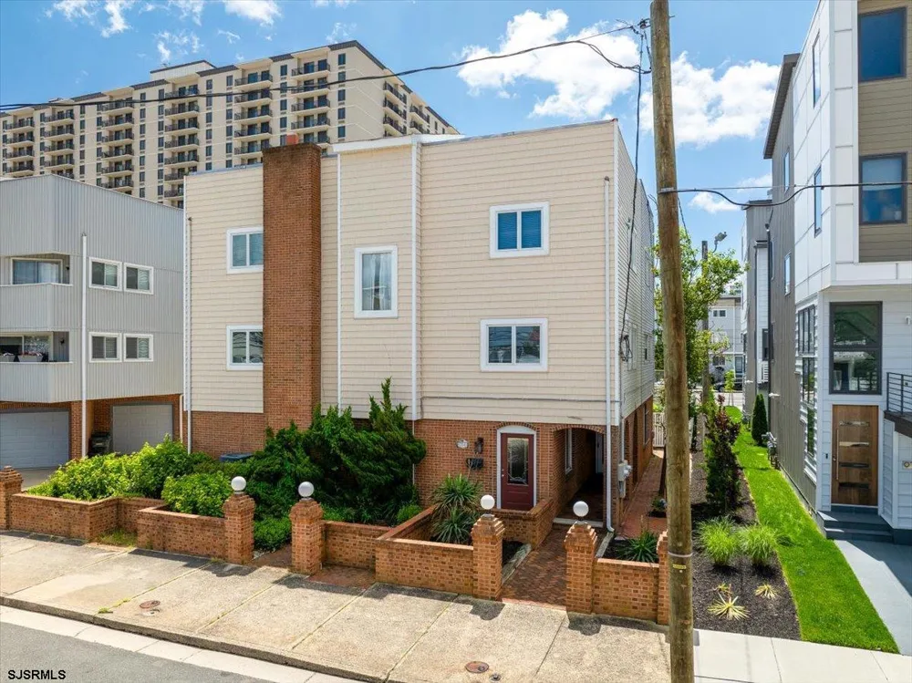 9704 Pacific Ave Margate, NJ 08402