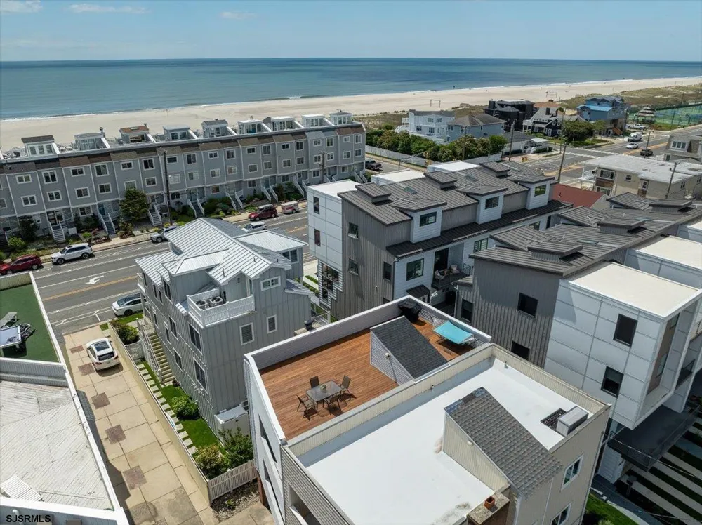 9704 Pacific Ave Margate, NJ 08402