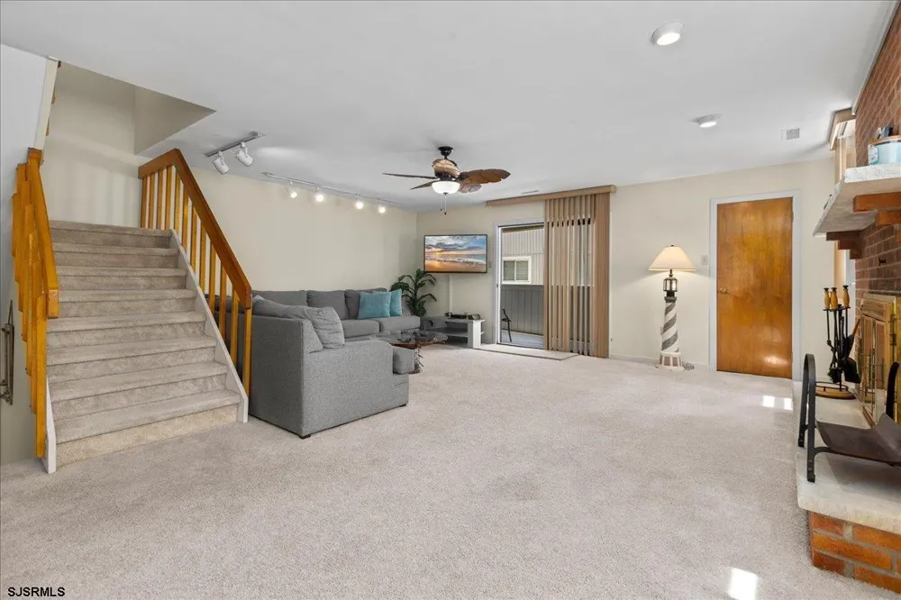9704 Pacific Ave Margate, NJ 08402