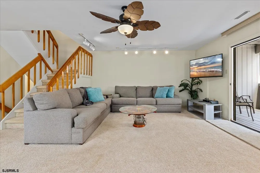 9704 Pacific Ave Margate, NJ 08402