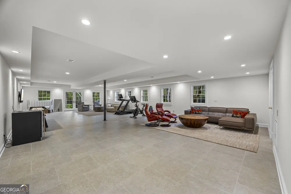 1900 Crystal Hills DR Athens, GA 30606