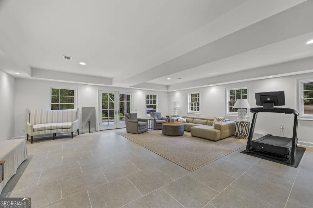 1900 Crystal Hills DR Athens, GA 30606