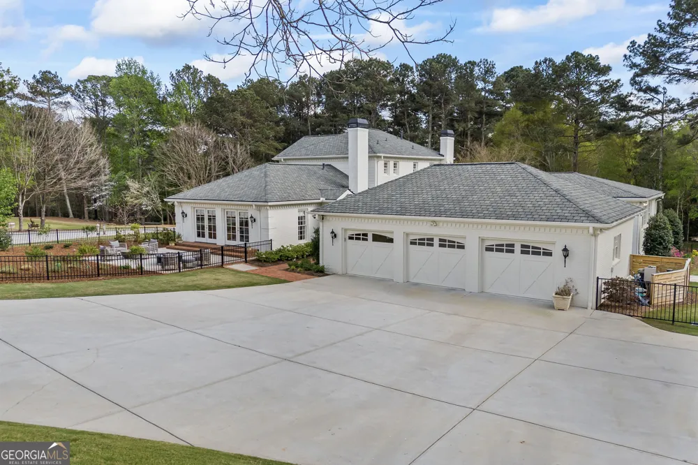 1900 Crystal Hills DR Athens, GA 30606