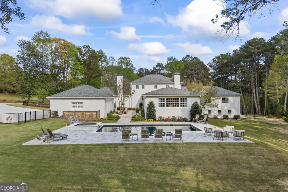 1900 Crystal Hills DR Athens, GA 30606
