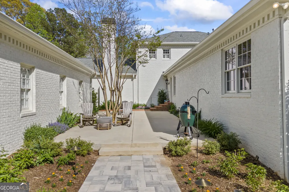 1900 Crystal Hills DR Athens, GA 30606