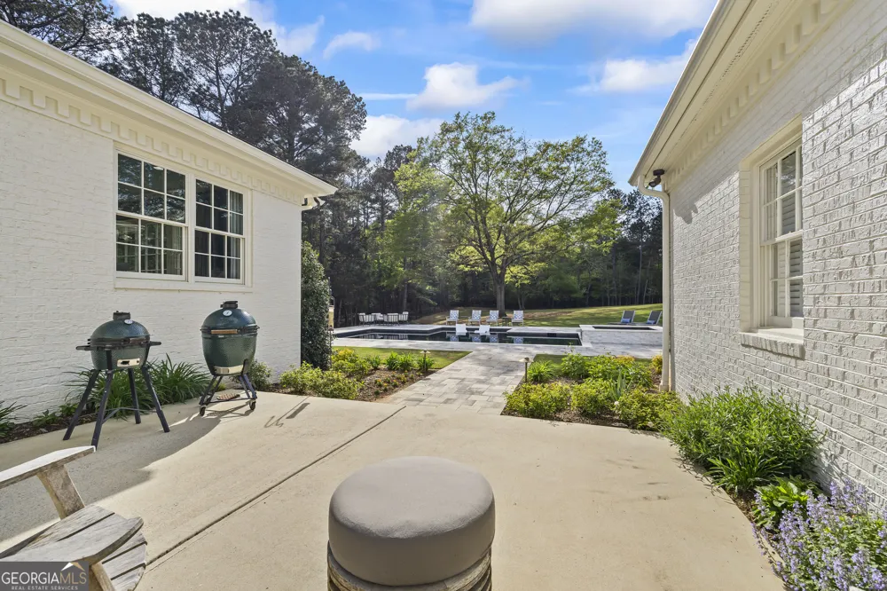 1900 Crystal Hills DR Athens, GA 30606