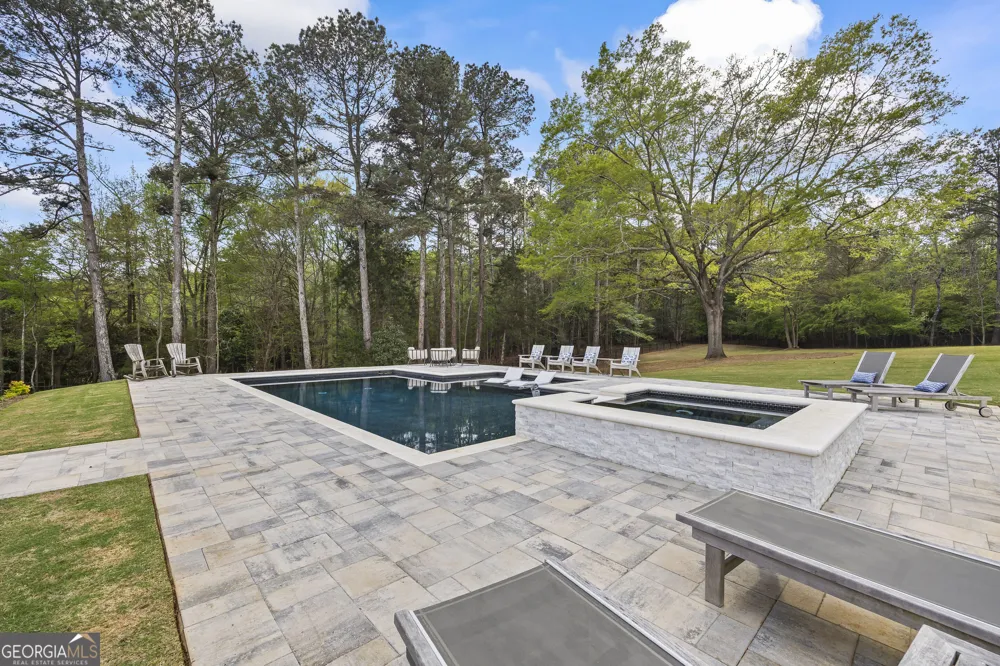 1900 Crystal Hills DR Athens, GA 30606