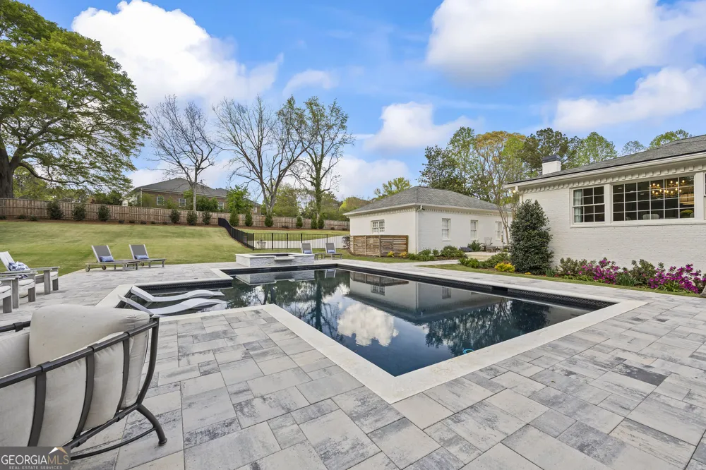 1900 Crystal Hills DR Athens, GA 30606