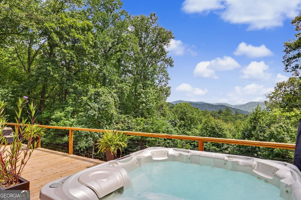 557 Fox Trot RD Clayton, GA 30525