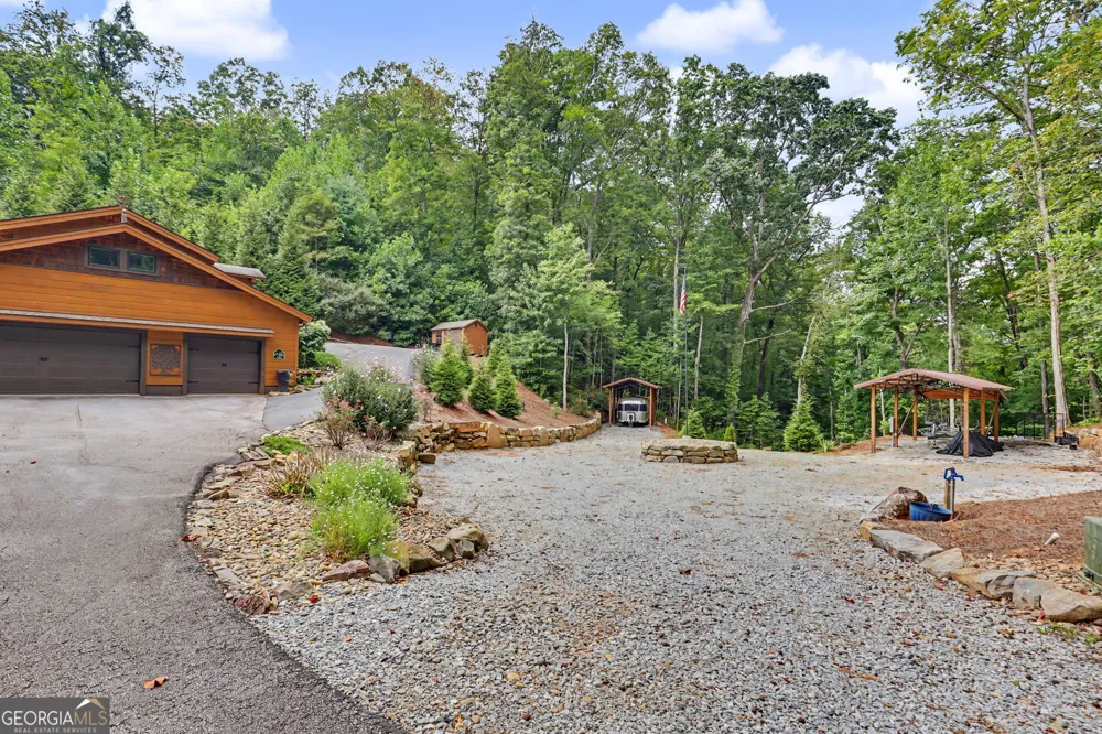 557 Fox Trot RD Clayton, GA 30525