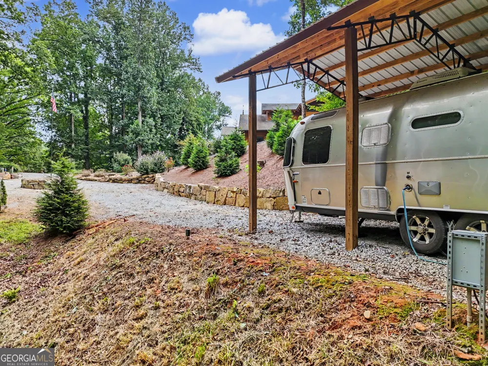 557 Fox Trot RD Clayton, GA 30525