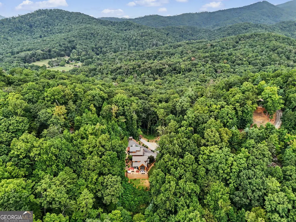 557 Fox Trot RD Clayton, GA 30525