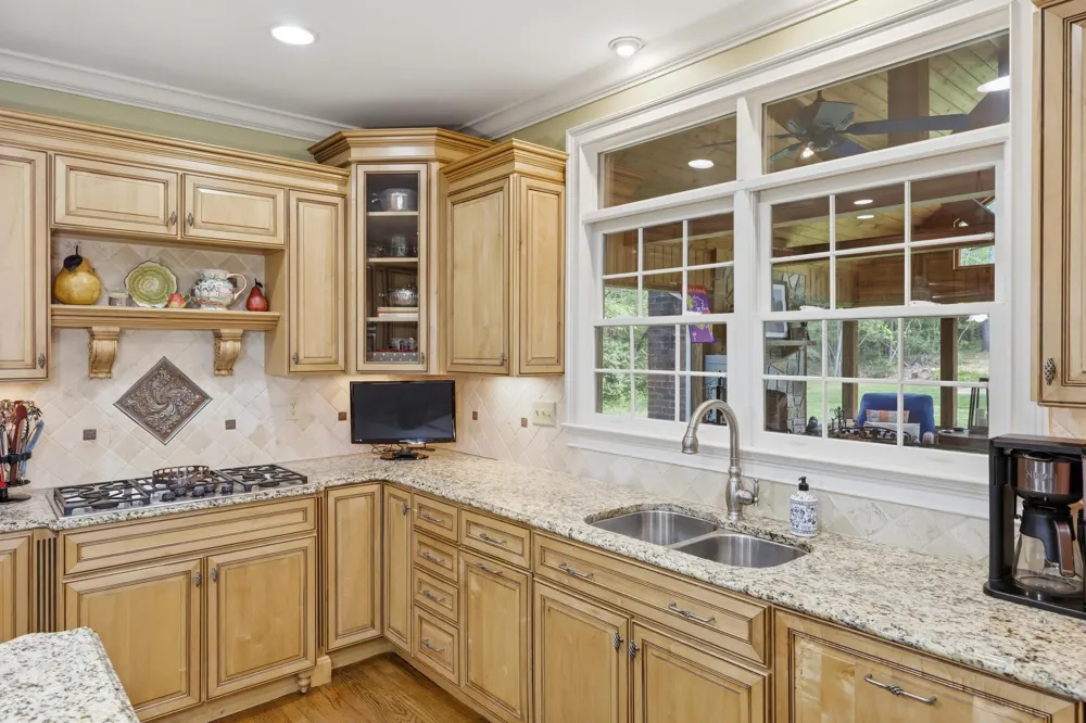 15 Middle Creek Road Signal Mountain, TN 37377