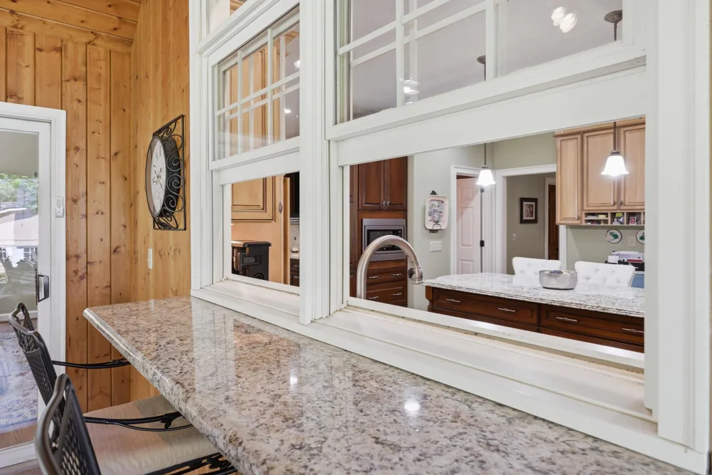 15 Middle Creek Road Signal Mountain, TN 37377