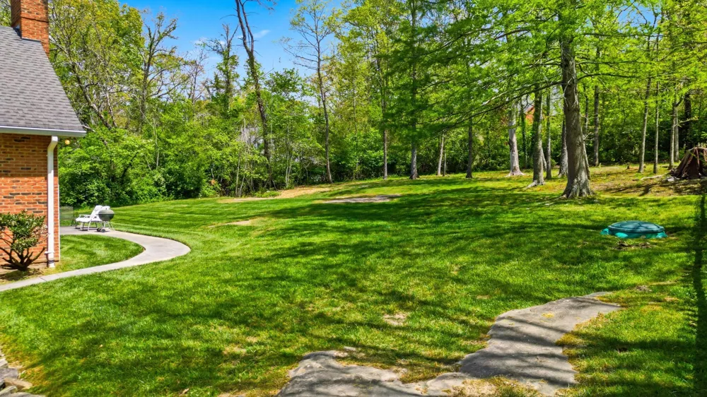 15 Middle Creek Road Signal Mountain, TN 37377
