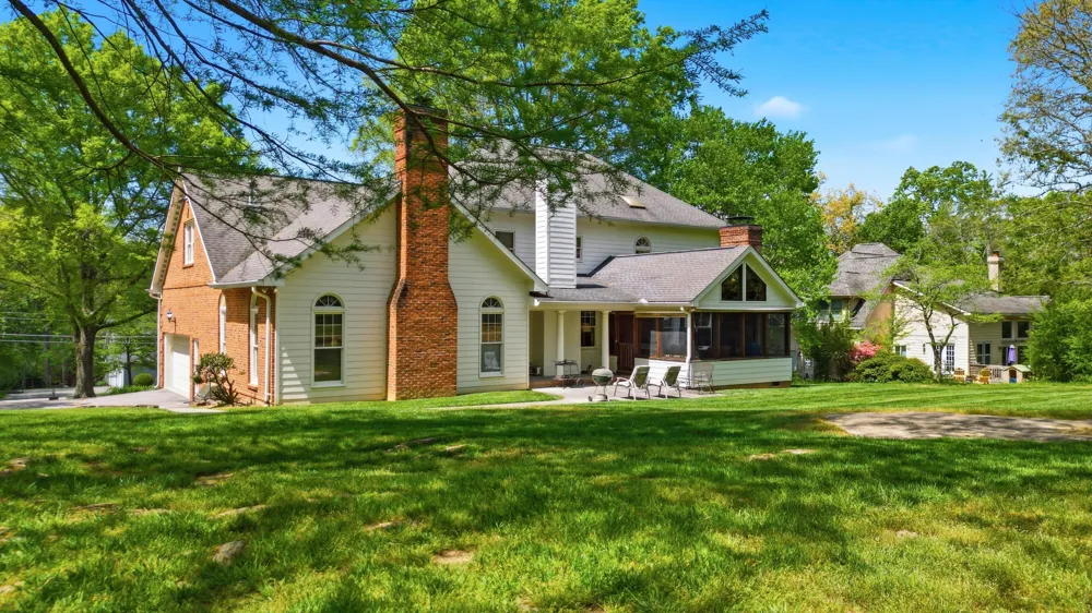 15 Middle Creek Road Signal Mountain, TN 37377