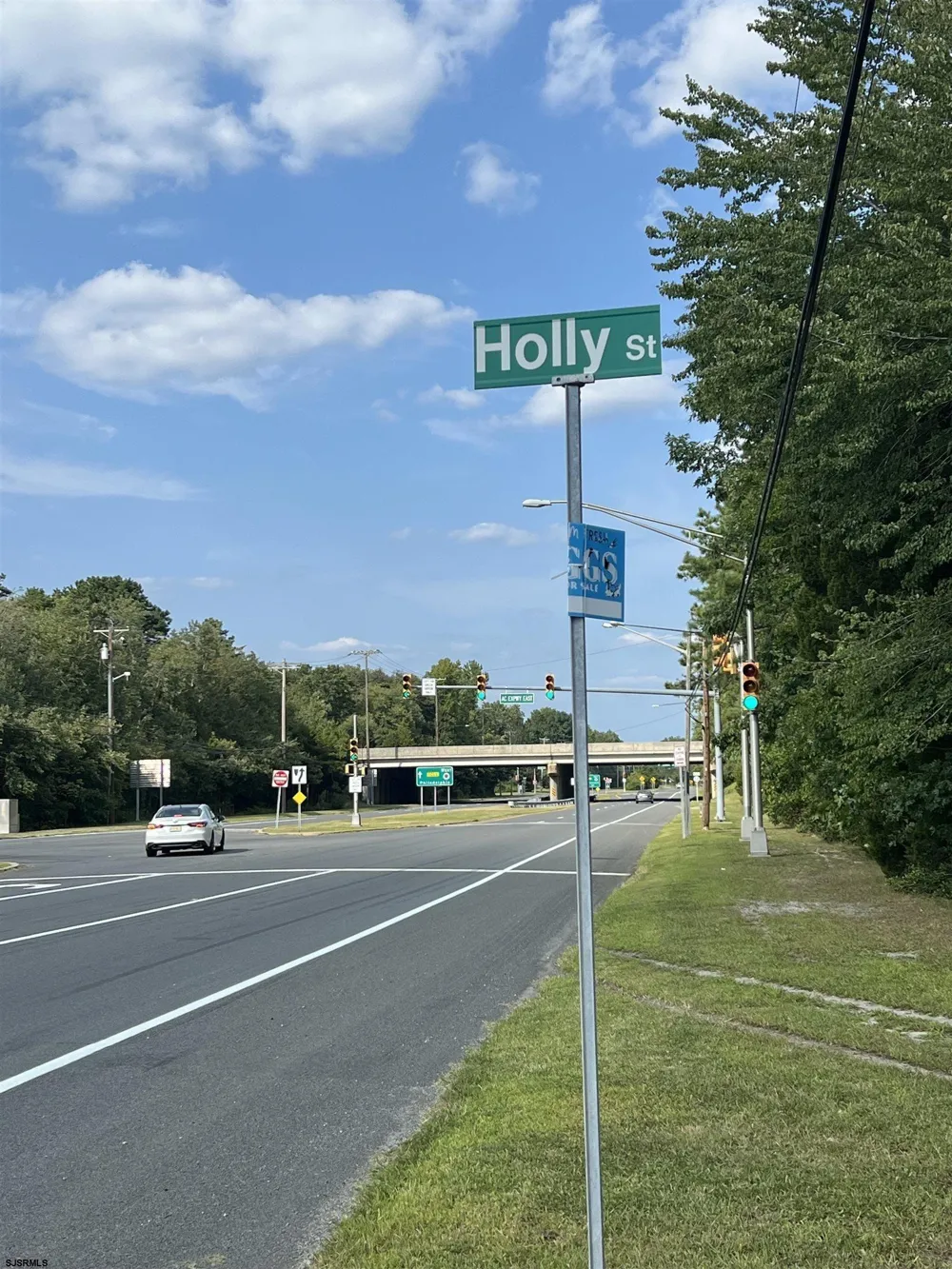 5827 Holly Street Mays Landing, NJ 08330