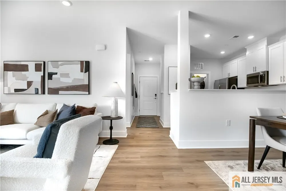 1104 Mary Ashby Drive Pennington, NJ 08534