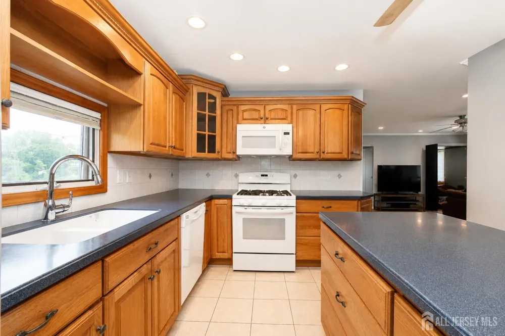 199 Princeton Road Parlin, NJ 08859