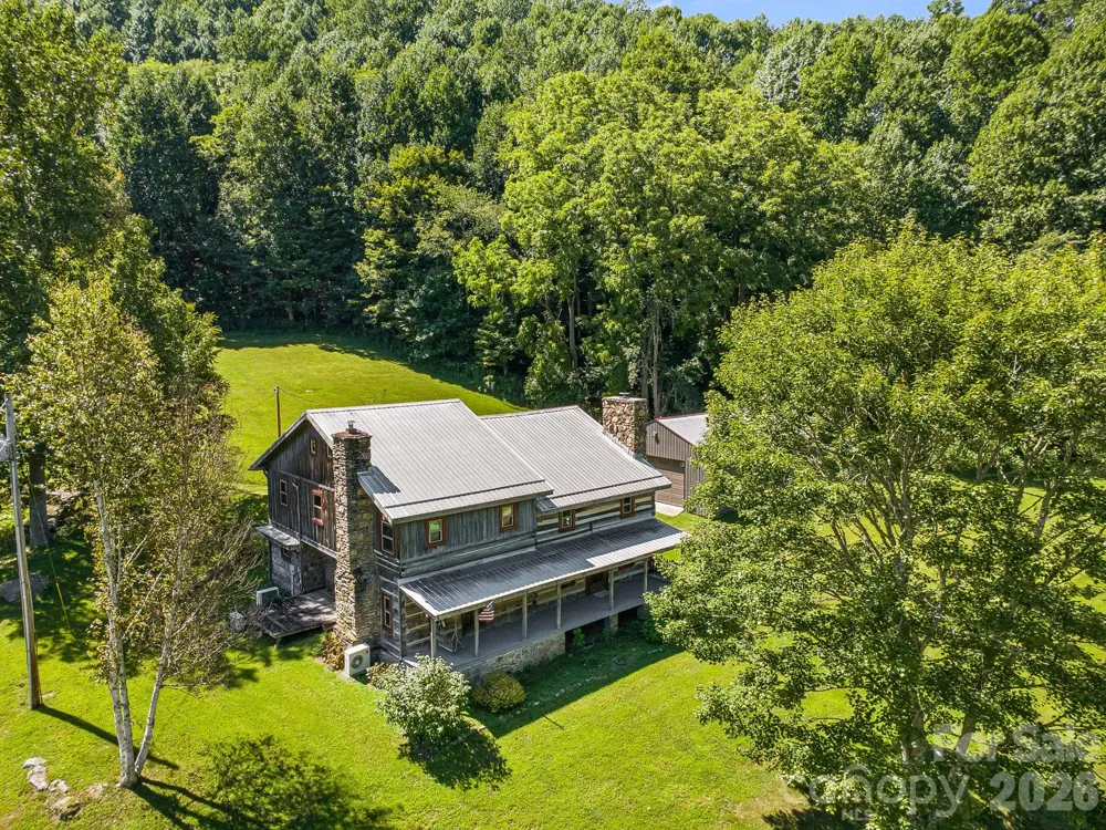 146 Gentry Farm Drive Hot Springs, NC 28743