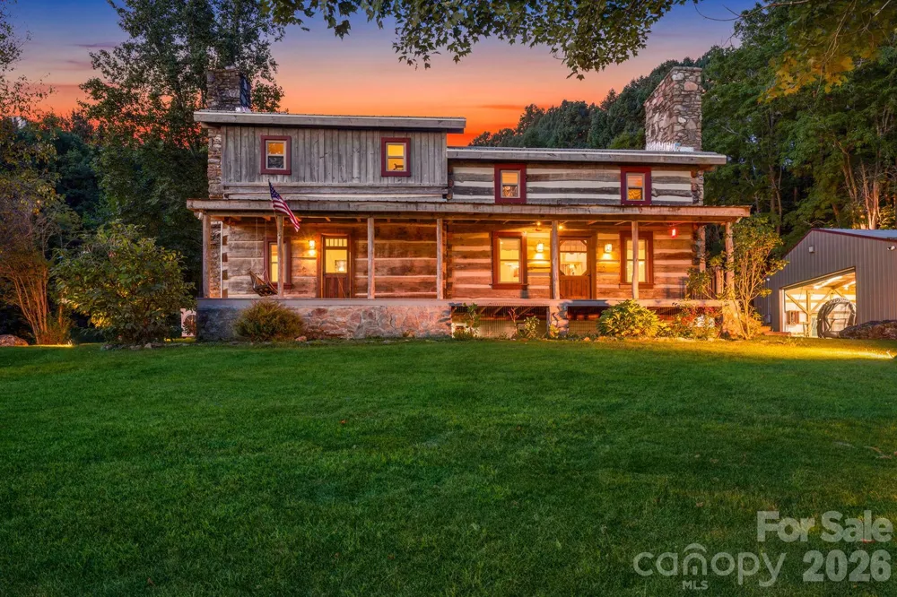 146 Gentry Farm Drive Hot Springs, NC 28743