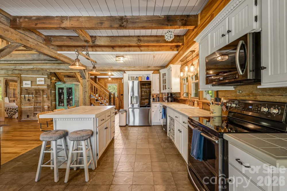 146 Gentry Farm Drive Hot Springs, NC 28743