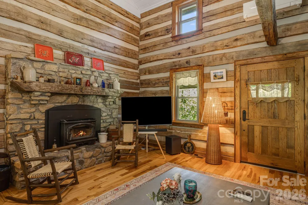 146 Gentry Farm Drive Hot Springs, NC 28743