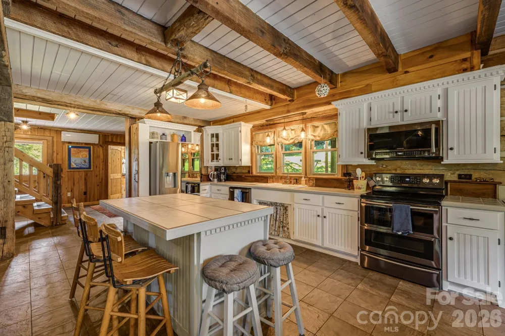 146 Gentry Farm Drive Hot Springs, NC 28743