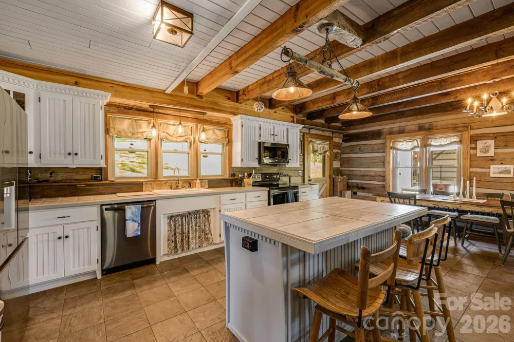 146 Gentry Farm Drive Hot Springs, NC 28743