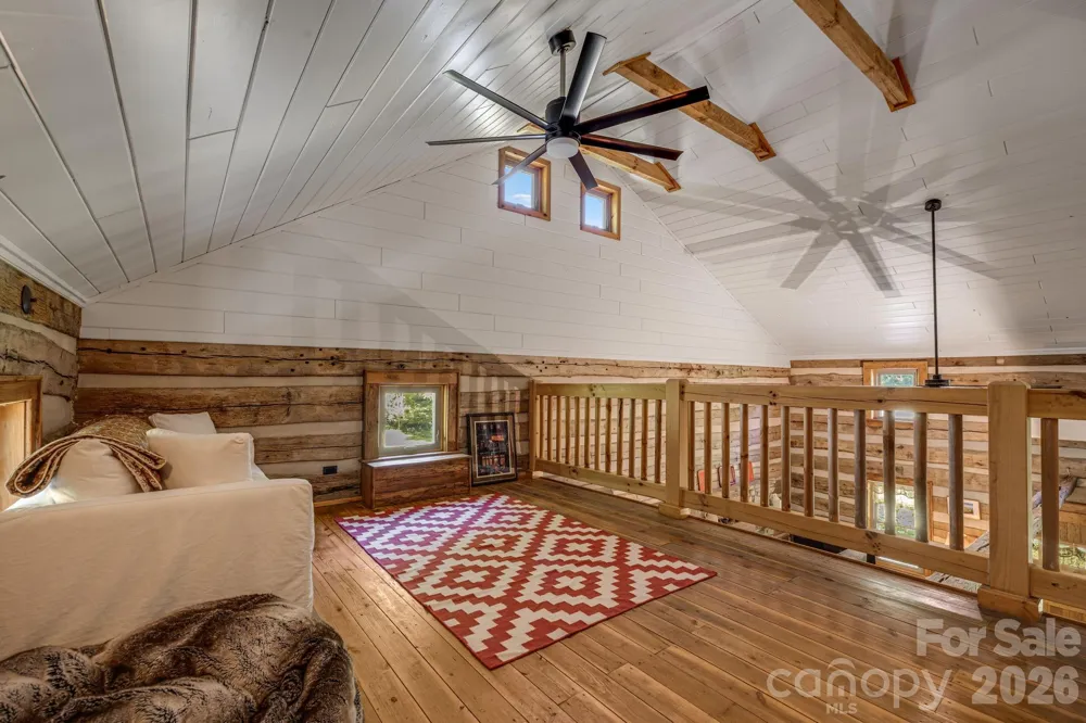 146 Gentry Farm Drive Hot Springs, NC 28743