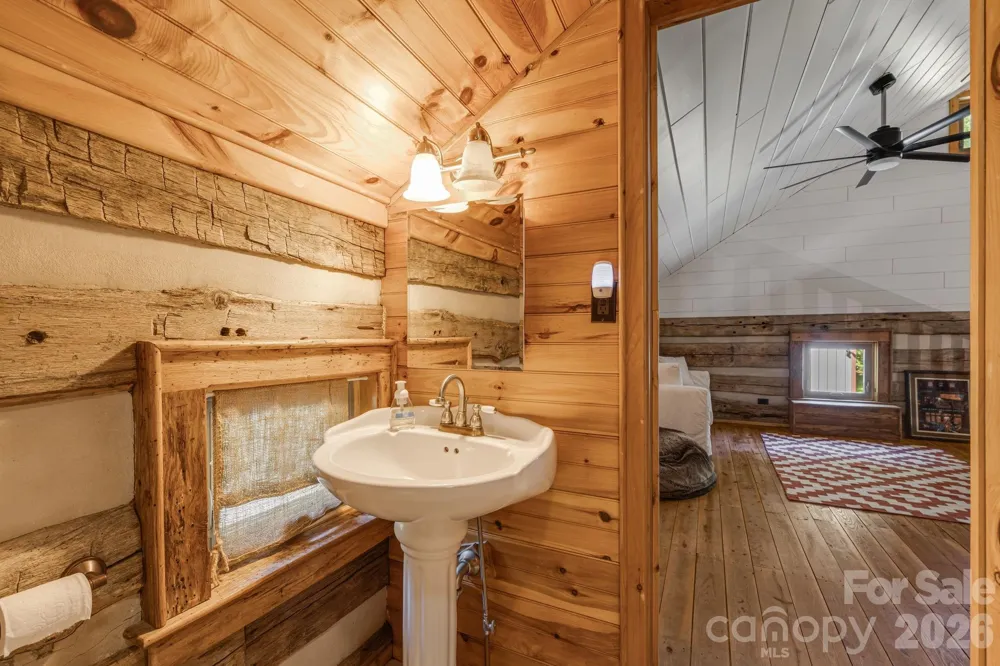 146 Gentry Farm Drive Hot Springs, NC 28743