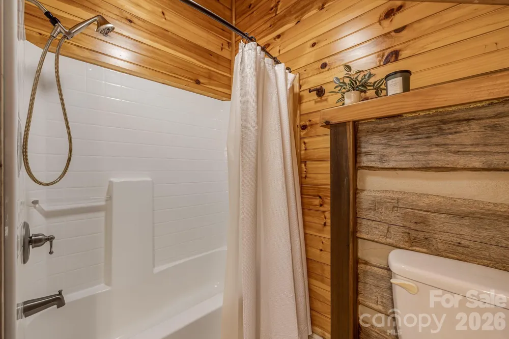 146 Gentry Farm Drive Hot Springs, NC 28743