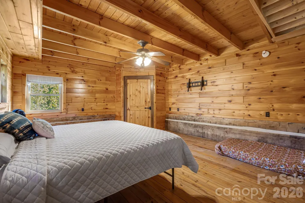146 Gentry Farm Drive Hot Springs, NC 28743