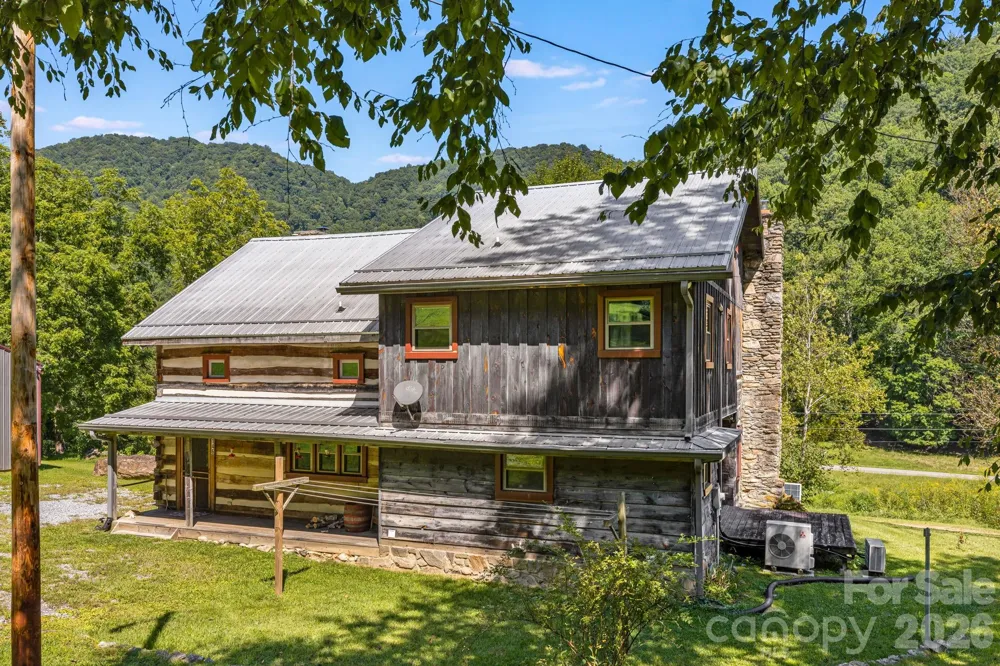 146 Gentry Farm Drive Hot Springs, NC 28743