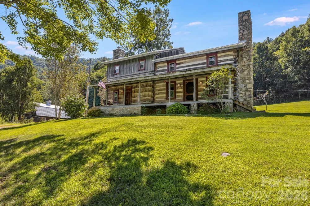 146 Gentry Farm Drive Hot Springs, NC 28743