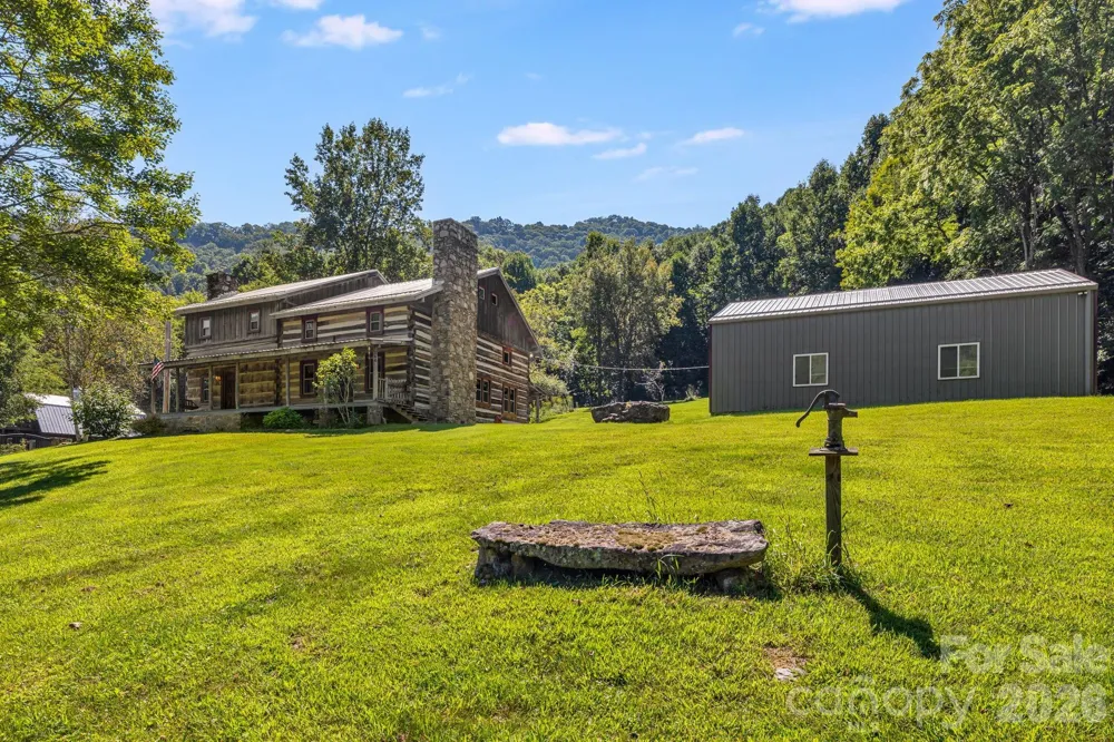 146 Gentry Farm Drive Hot Springs, NC 28743