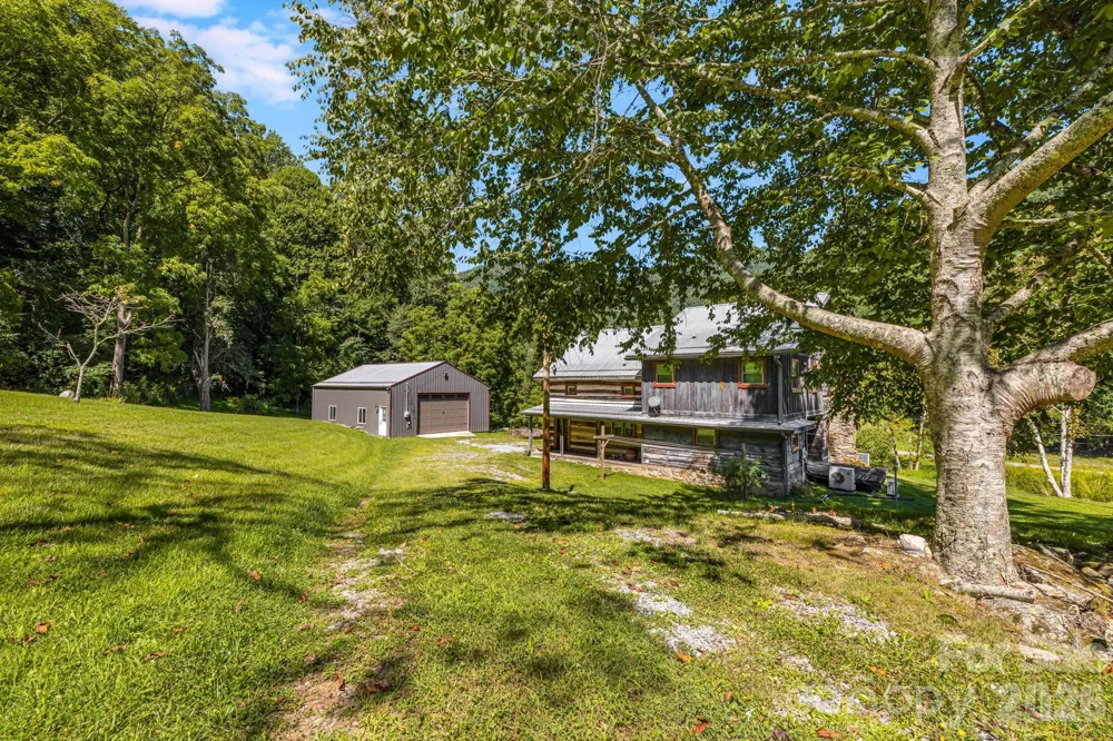 146 Gentry Farm Drive Hot Springs, NC 28743