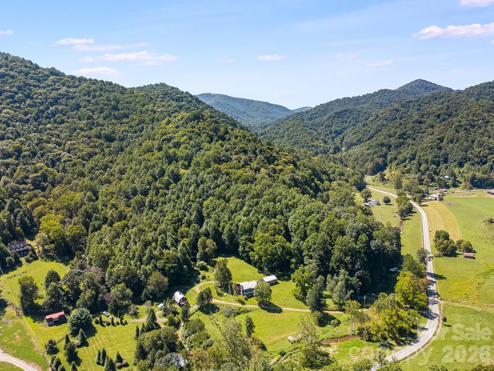 146 Gentry Farm Drive Hot Springs, NC 28743