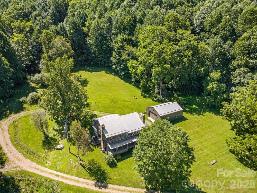 146 Gentry Farm Drive Hot Springs, NC 28743